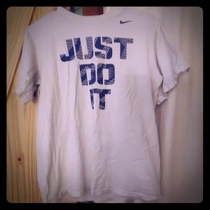 Boys nike tee